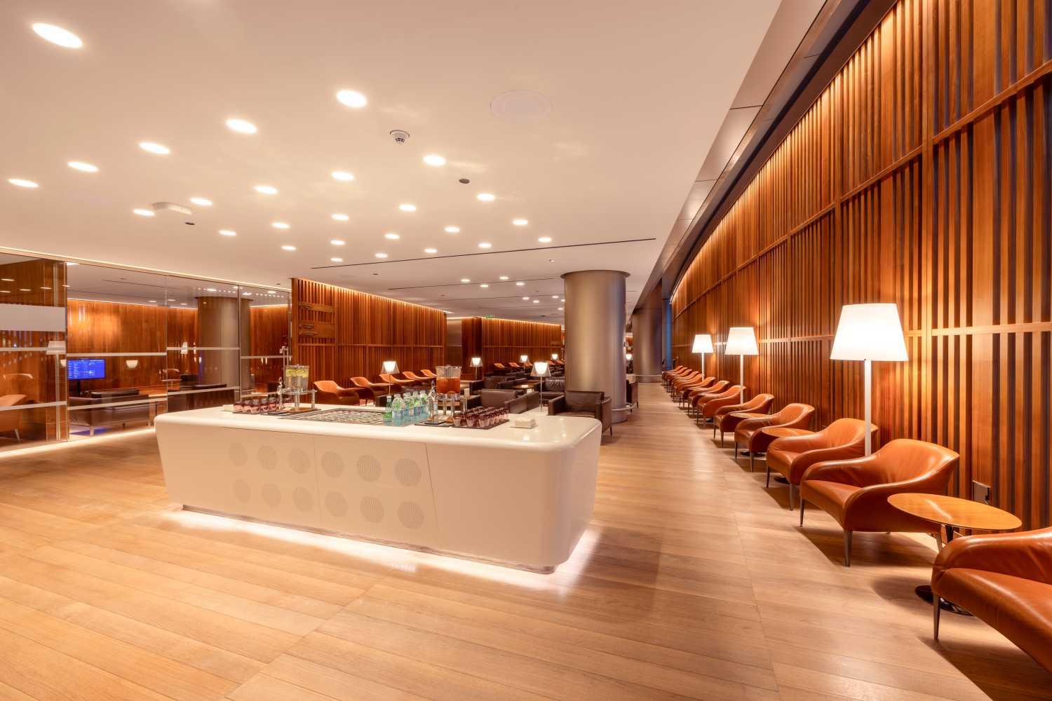 Al Maha Lounge (Southeast)