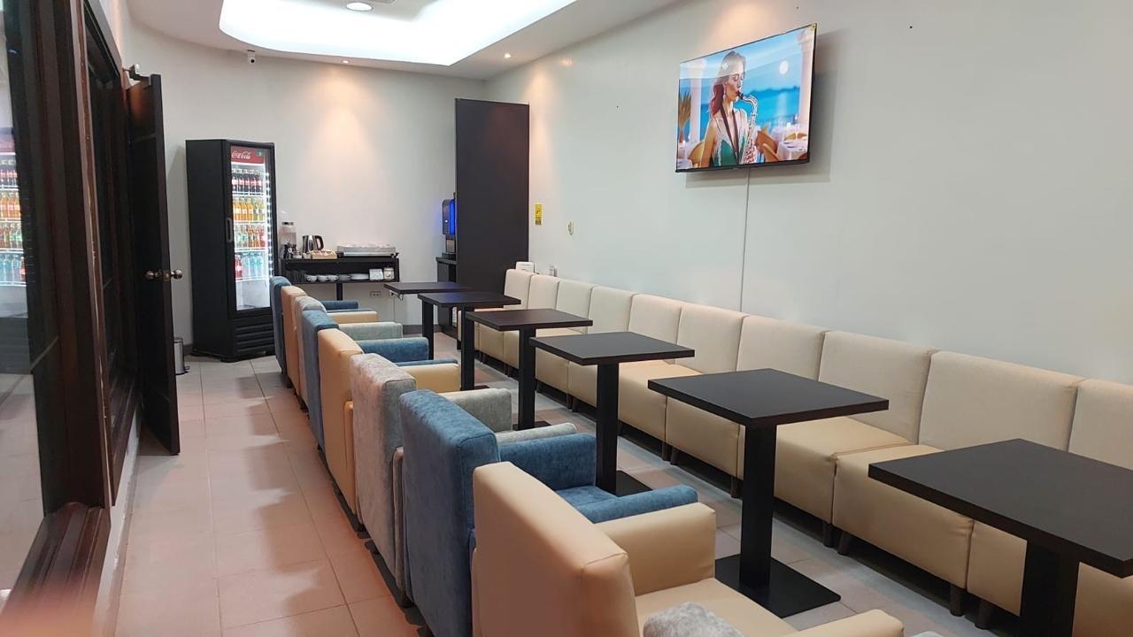 Sala VIP Santa Rosa by Layover Stay, Santa Rosa International, Ecuador Sala VIP Santa Rosa by Layover Stay, Santa Rosa International, Ecuador