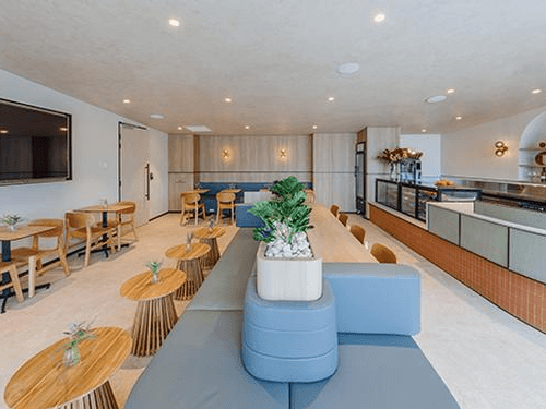 Plaza Premium Lounge (International Arrivals)