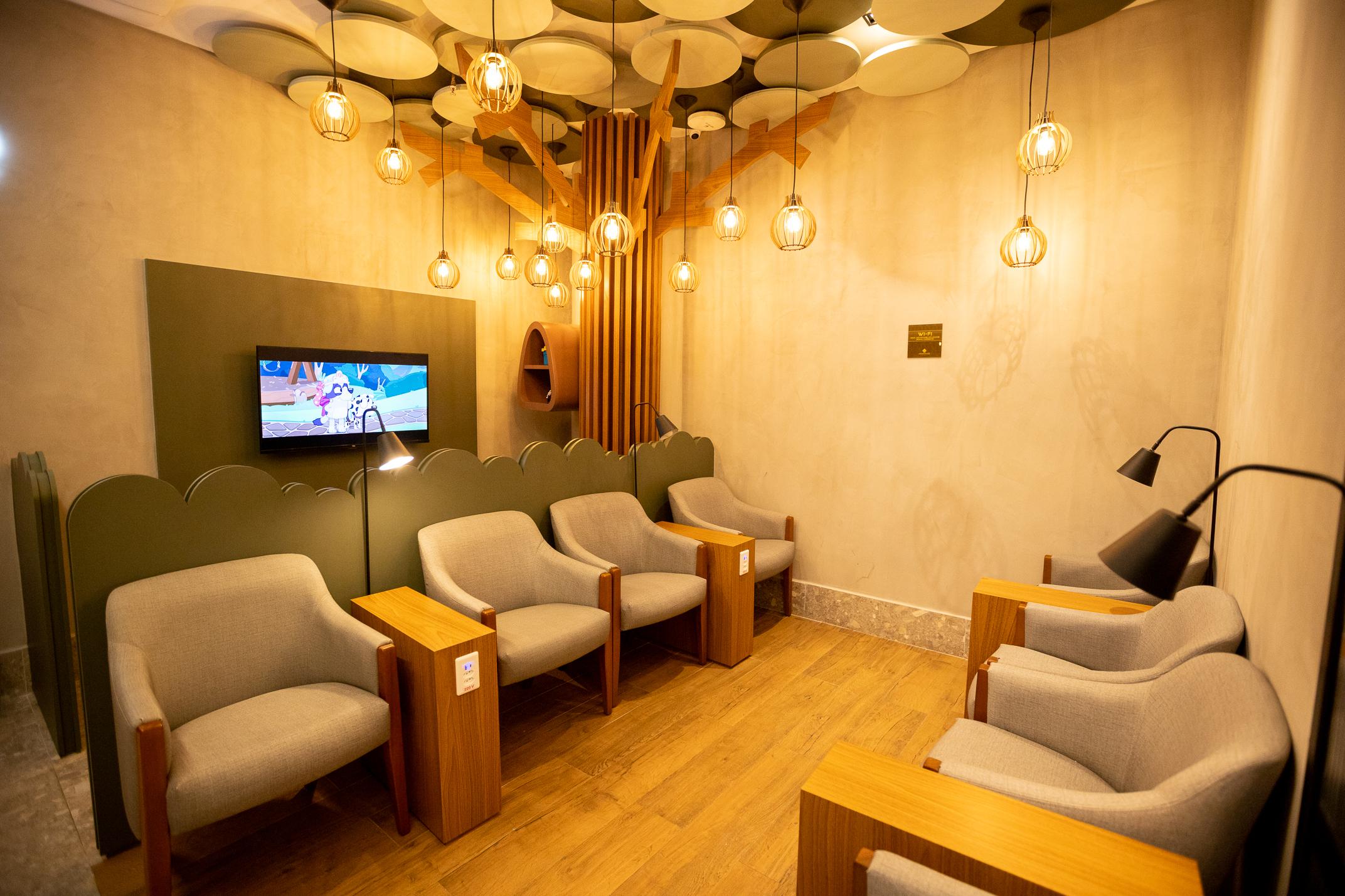 Advantage VIP Lounge + ファストトラック