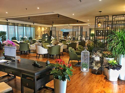 No. 7 First Class VIP Lounge