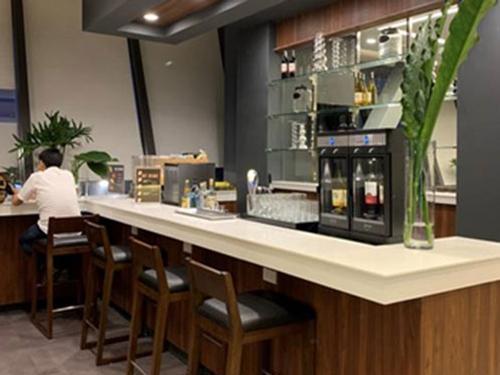 Main Image Main Image