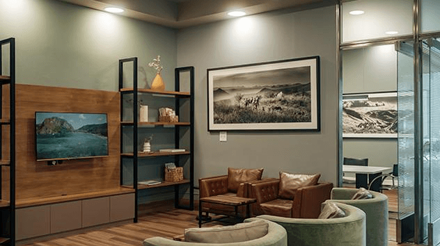 Main Image Main Image