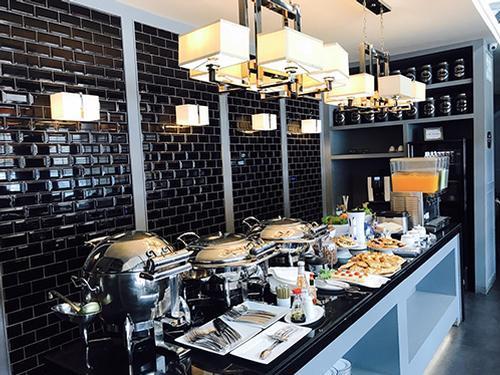 The Coral Executive Lounge, Phuket International, Thailand The Coral Executive Lounge, Phuket International, Thailand