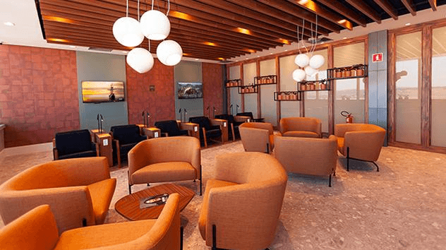 Advantage VIP Lounge + Fast Track